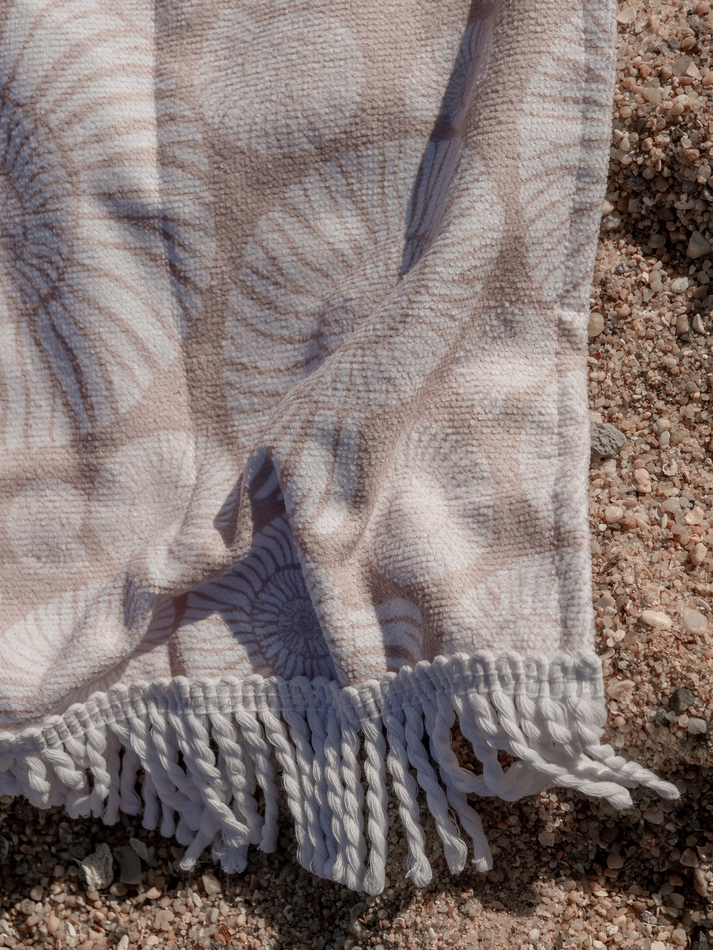 Hooded Towel - Sandy shells